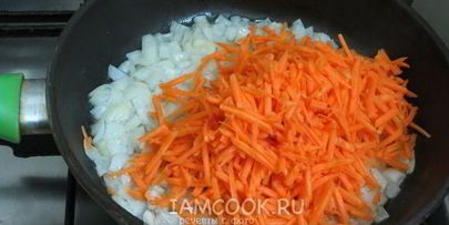 ленивые голубцы в сметанном соусе в духовке