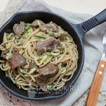 Рецепт Гречневая лапша с говядиной и овощами