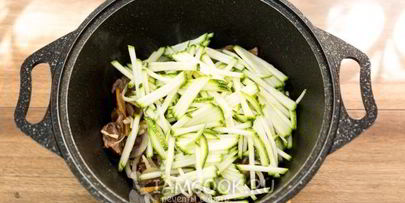 гречневая лапша с говядиной и овощами