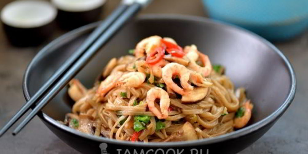 Рецепт гречневая лапша с креветками и овощами