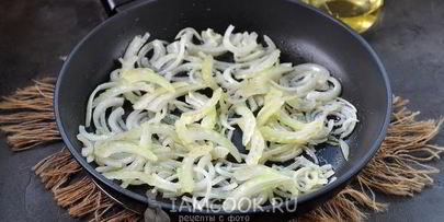 гречневая лапша с креветками и овощами