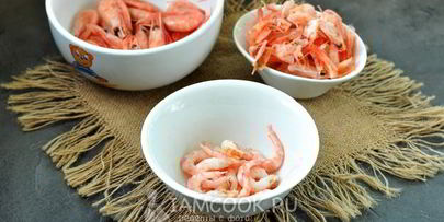 гречневая лапша с креветками и овощами