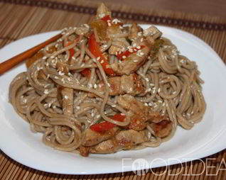 Гречневая лапша со свининой