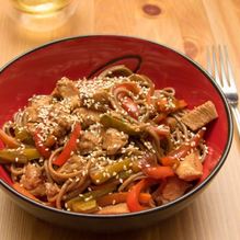 Рецепт Гречневая лапша соба с курицей и овощами