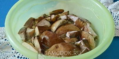белые грибы в сметане