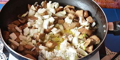 белые грибы в сметане