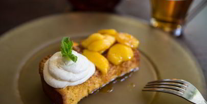 гренка с маскарпоне и нектаринами