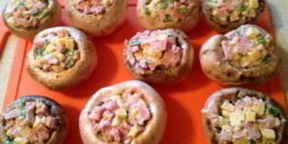 грибы, фаршированные ветчиной и сыром