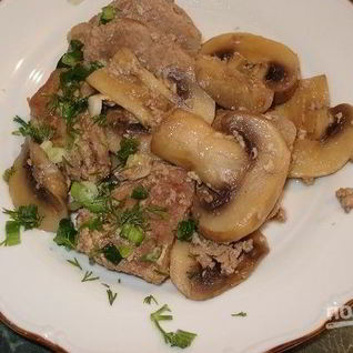 Грибы со свининой в мультиварке