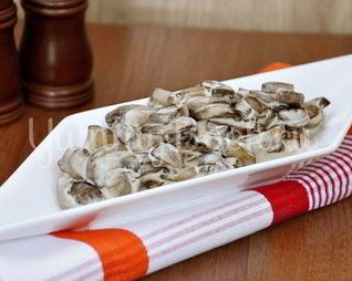 Грибы в сметане