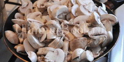 грибы в сметане