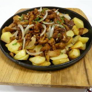 Лисички жареные с луком