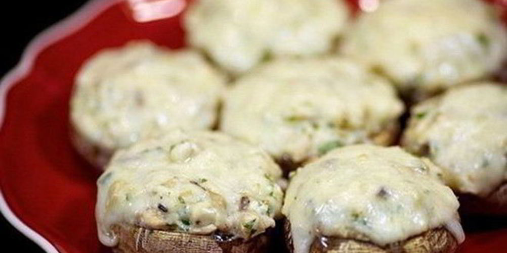 Рецепт шампиньоны, фаршированные курицей и сыром
