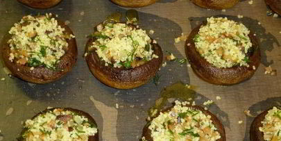 шампиньоны, фаршированные кускусом