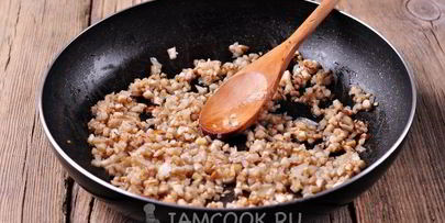 шампиньоны, фаршированные ветчиной и сыром, в духовке