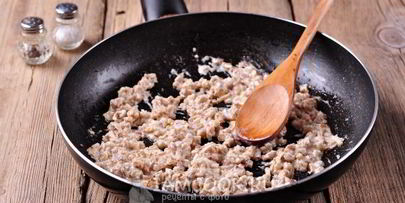 шампиньоны, фаршированные ветчиной и сыром, в духовке