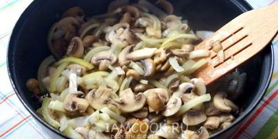 жареные шампиньоны с луком