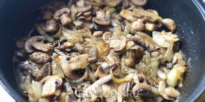 жареные шампиньоны с луком