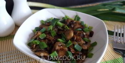 жареные шампиньоны с луком