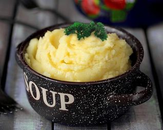 Картофельное пюре с чесноком и укропом в мультиварке