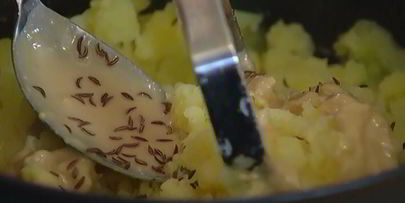 картофельное пюре с йогуртом и специями