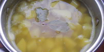 картофельное пюре с луком и куркумой