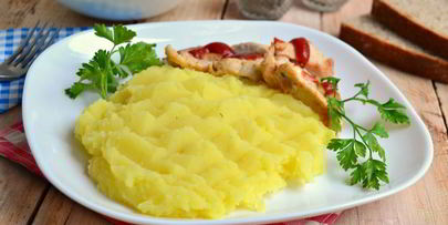 картофельное пюре с луком и куркумой