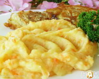 Картофельное пюре с морковью и сыром пармезан