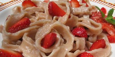 клубничная лапша