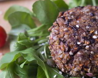 Фасолевые котлеты с орехами и семечками