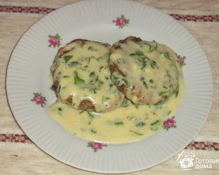 Грибные котлеты с сырным соусом