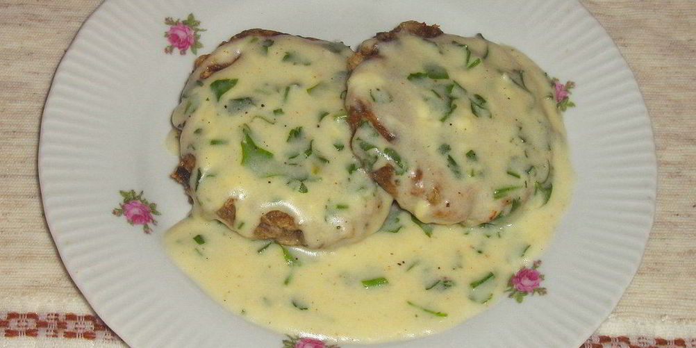 Рецепт грибных котлет с сырныма соусома