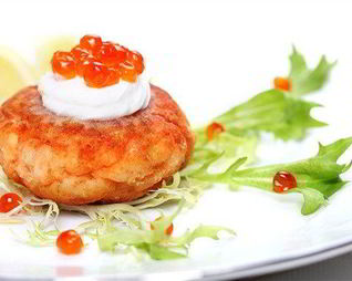 Котлеты из лосося с йогуртовым соусом