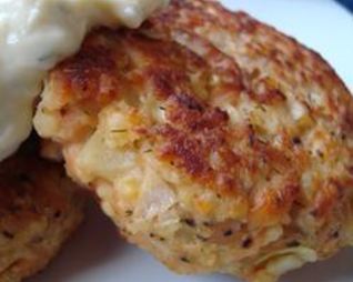 Котлеты из лосося с картофелем