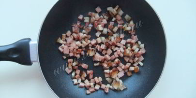 котлеты с яблоком и салом