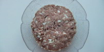 котлеты с яблоком и салом