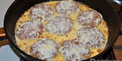 котлеты в сливочно-сырном соусе