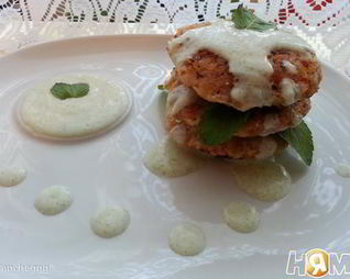 Крабовые котлеты с мятным соусом
