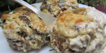 мясные котлеты под сметанным соусом