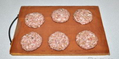 мясные котлеты с грибами и грибным соусом