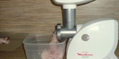 рыбные котлеты из щуки с салом