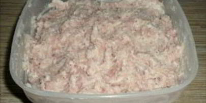 рыбные котлеты из щуки с салом