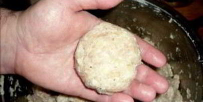 рыбные котлеты из щуки с салом