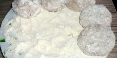 рыбные котлеты из щуки с салом