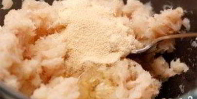 рыбные котлеты с манкой