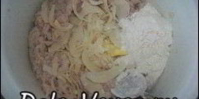 свиные котлеты с сыром пармезан в кунжутной панировке