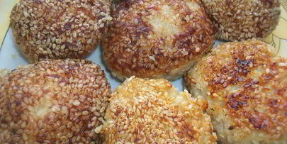 свиные котлеты с сыром пармезан в кунжутной панировке