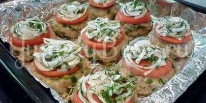 запеченные куриные котлетки под шубкой