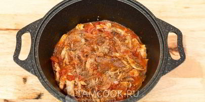 лапша с курицей в томатном соусе