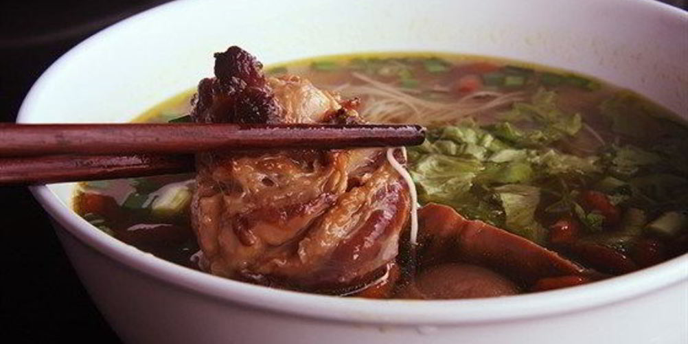 Рецепт лапша со свининой, ветчиной и томатами